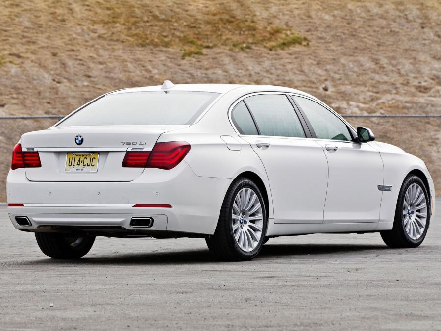  BMW 750Li 2012 года  (US) (фото 3 из 3)